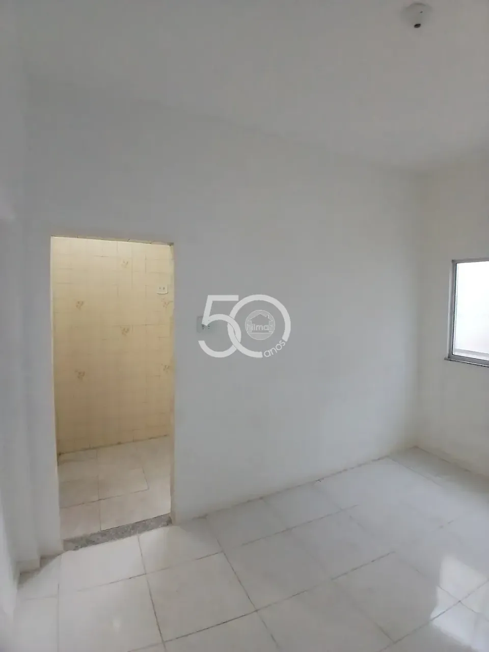 Unfurnished apartment with 2 bedrooms and a separate kitchen — photo 9