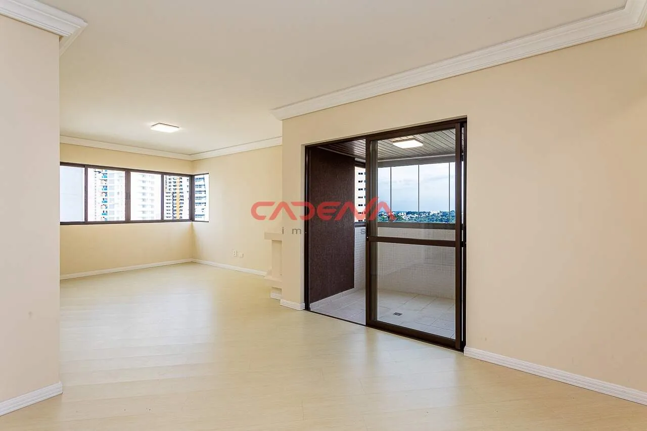 Apartment with 4 bedrooms and 2 parking spaces