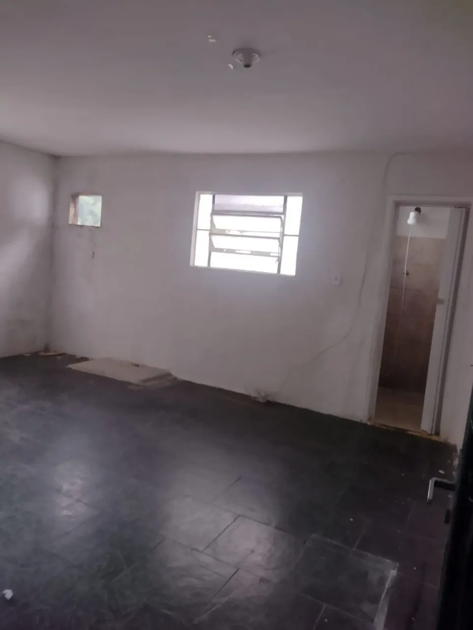 Studio with 1 bedroom and 2 bathrooms plus 1 parking spot