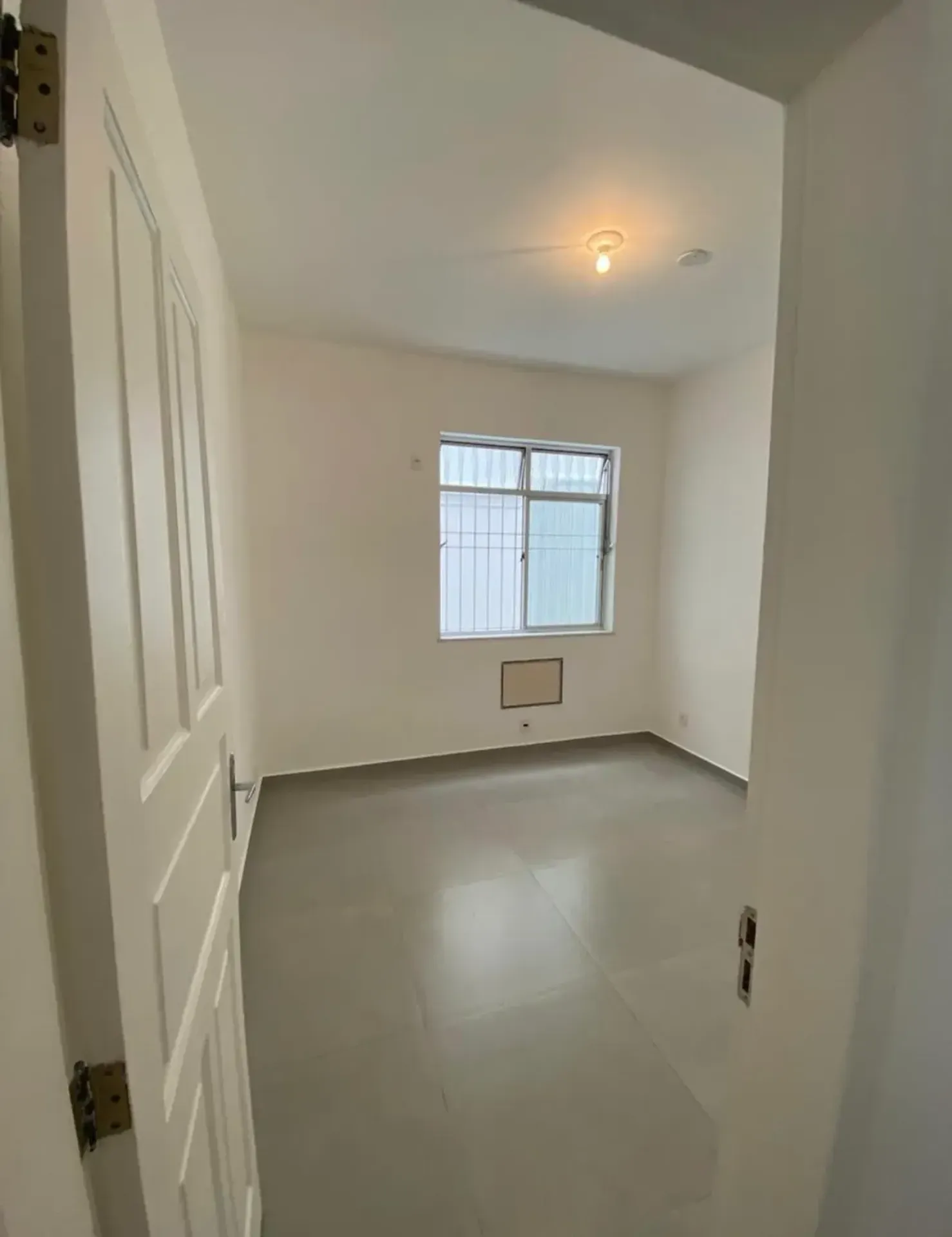 Apartment with 3 bedrooms and balcony grill — photo 23
