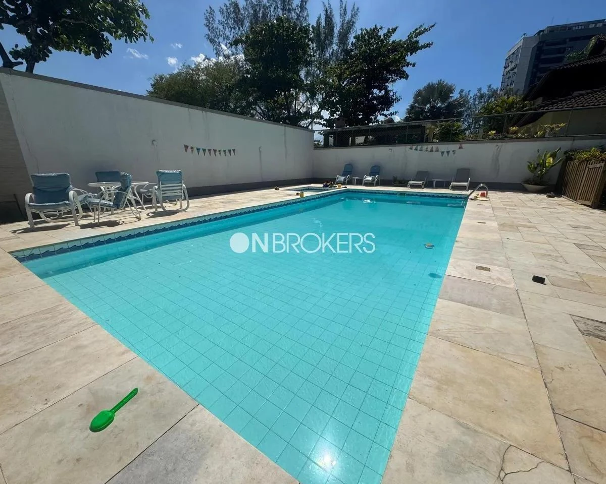 Furnished house with 1000 m², 5 en-suites and 7 parking spots — photo 6