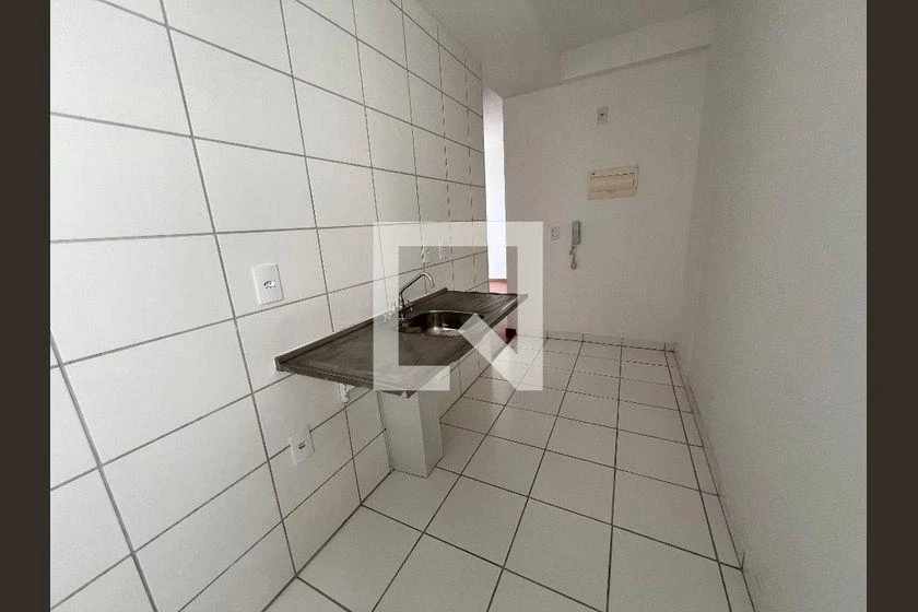 Квартира з 2 спальнями та дерев'яною підлогою або ламінатом — photo 18