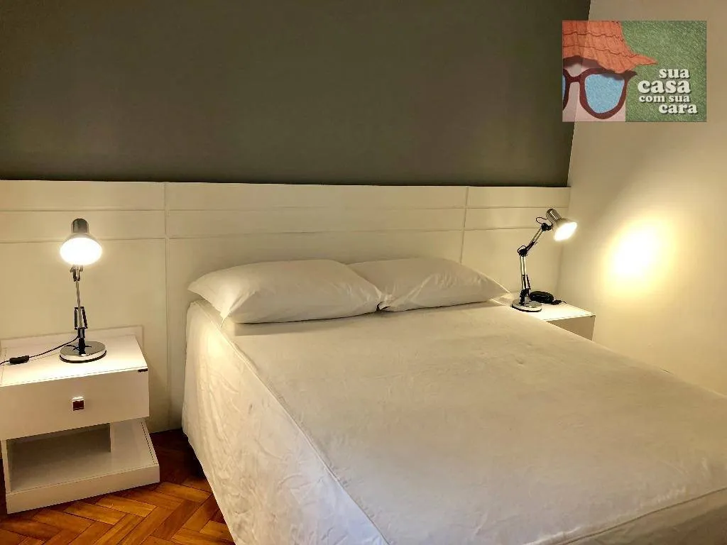 Wood or laminate floors in a one-bedroom apartment, 50 m² — photo 18