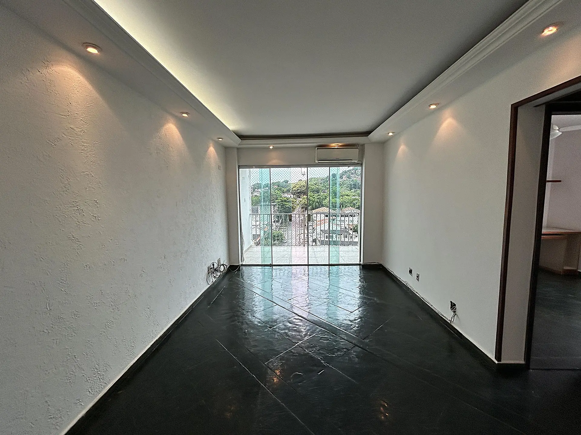 72 m² apartment with a home office and a mountain view — photo 6