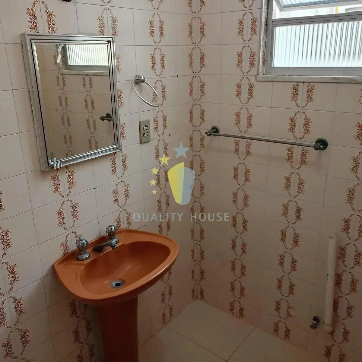 Дерев'яна підлога або ламінат та 1 спальня: квартира 45 м² — photo 12