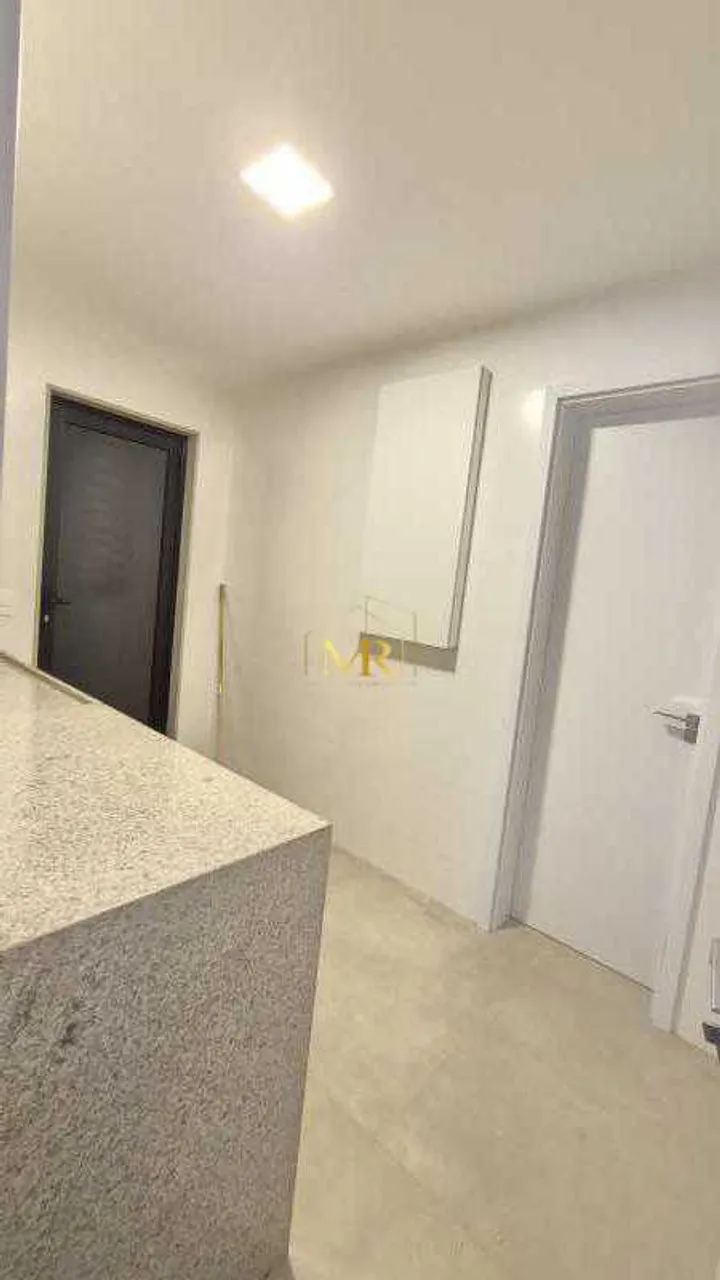 Casa com 5 quartos e cozinha em conceito aberto — photo 21