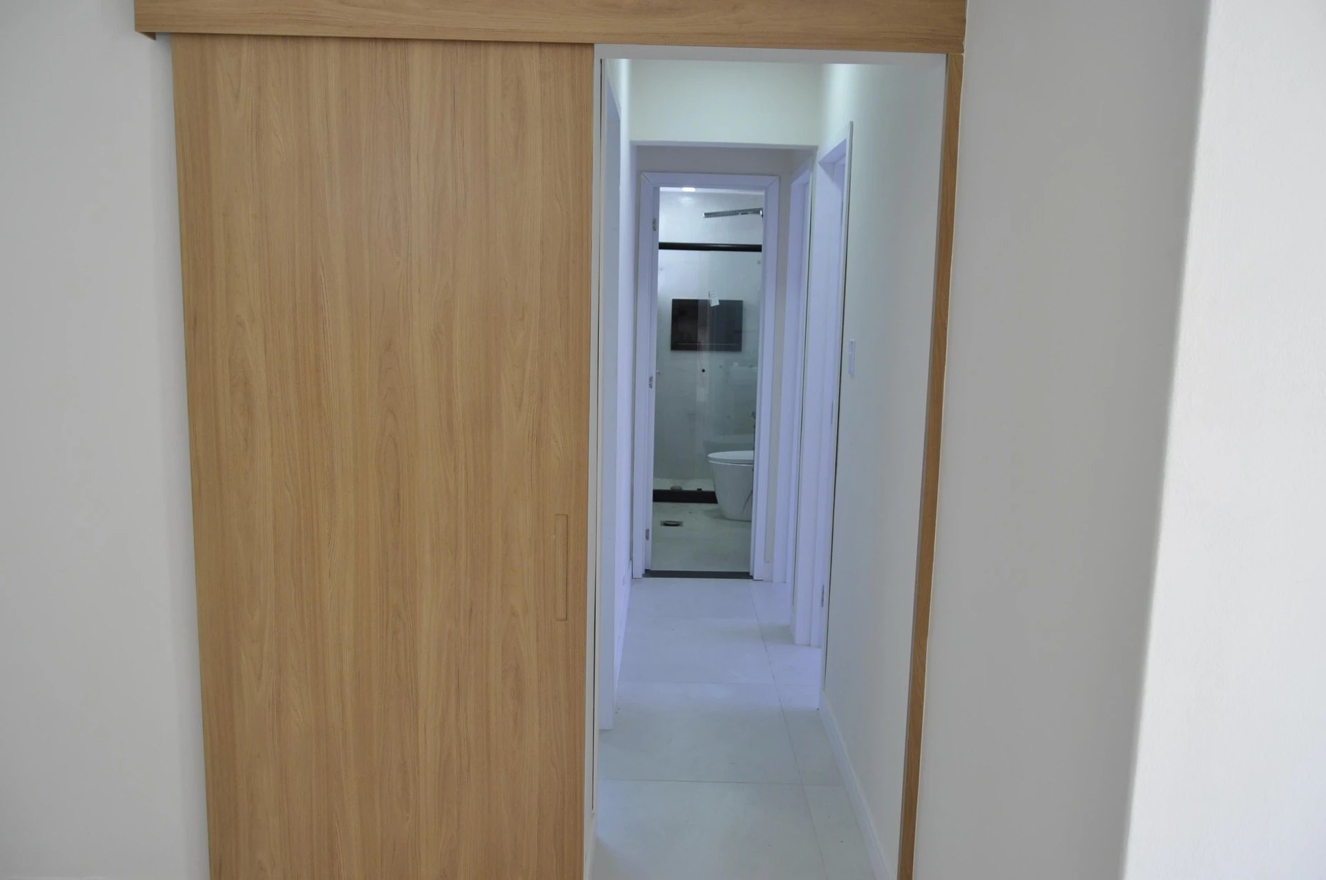 Glass-enclosed balcony in a 3-bedroom apartment, 65 m² — photo 33