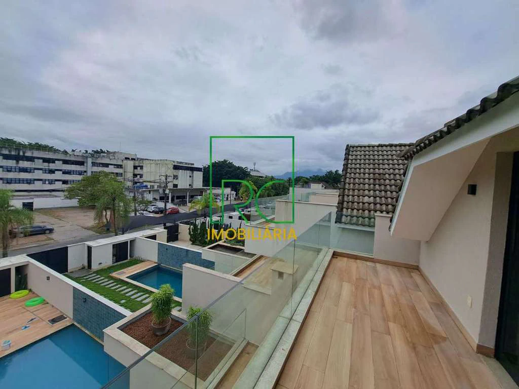 Condo house with 4 en-suite bedrooms and private garden — photo 28