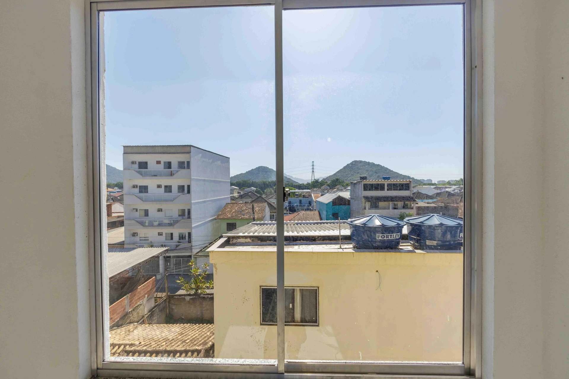 Monoambiente, 40 m², con ventanales de piso a techo — photo 5