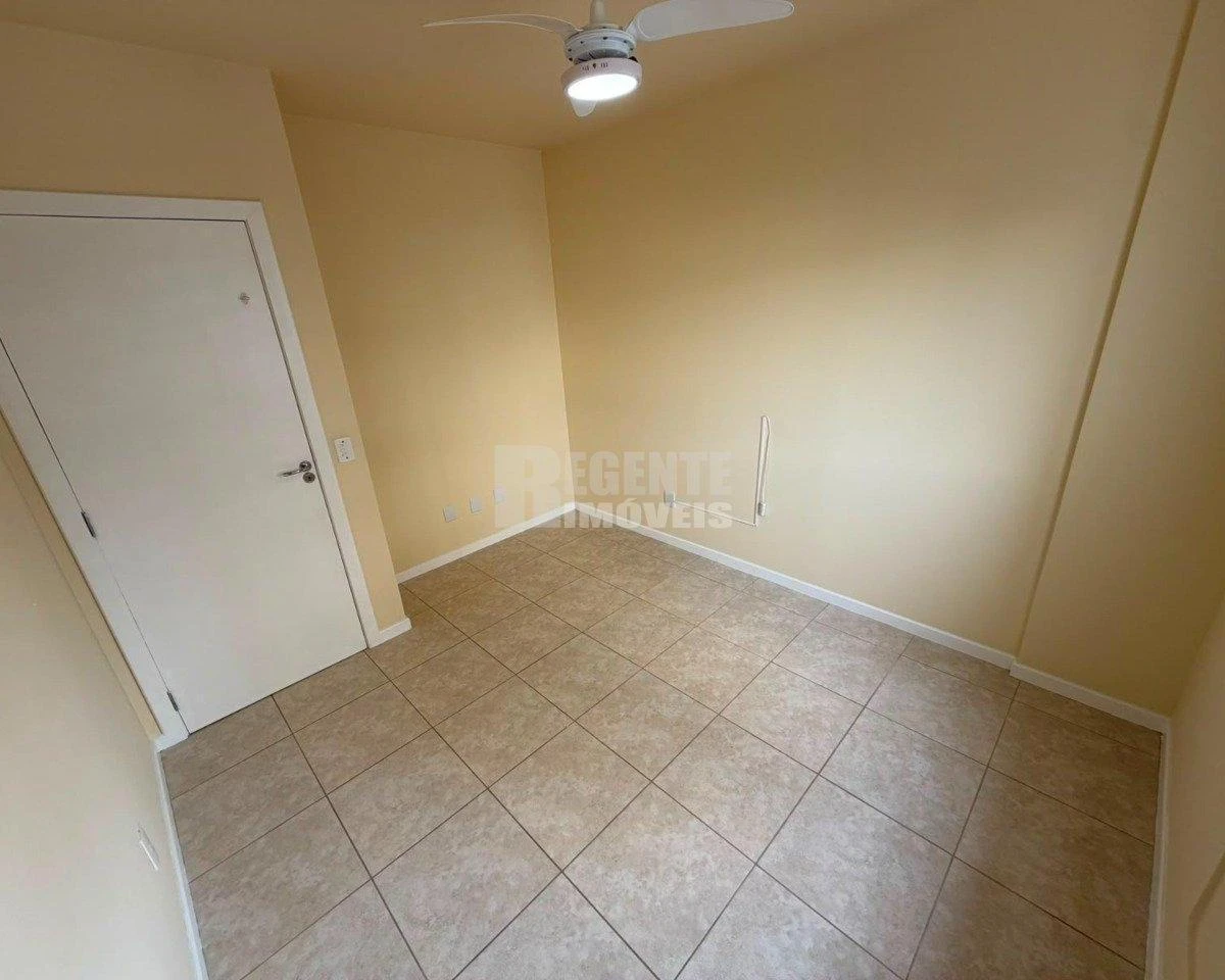 Apartamento de 2 dormitorios con parrilla en la terraza — photo 9