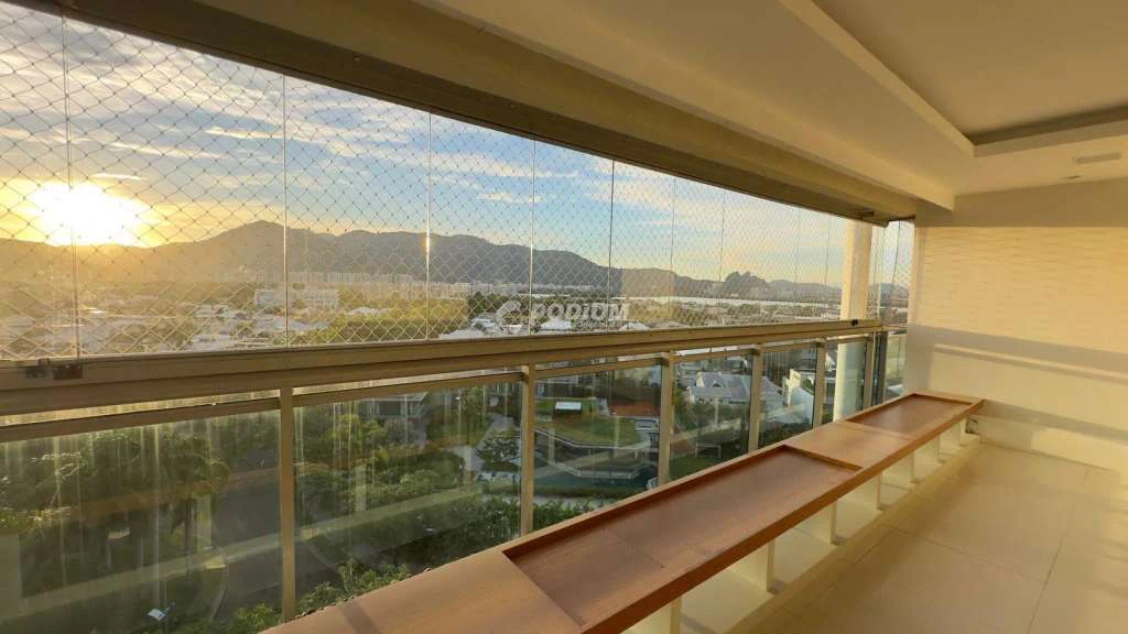 Apartment with 4 en-suite bedrooms and 260 m² plus balcony — photo 8