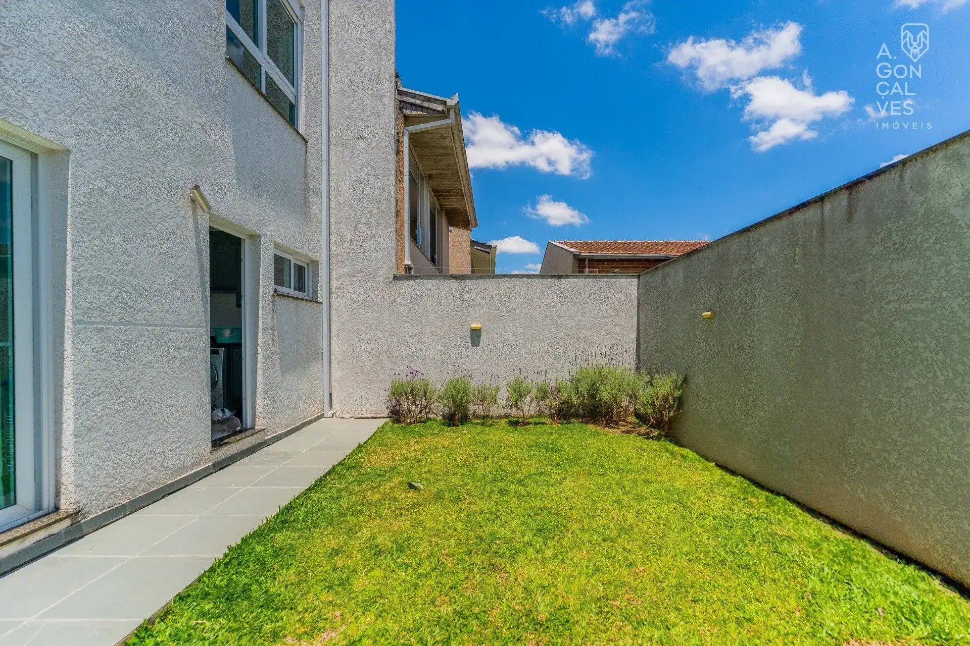 Casa com 3 suítes e 350 m², terraço e jardim — photo 7