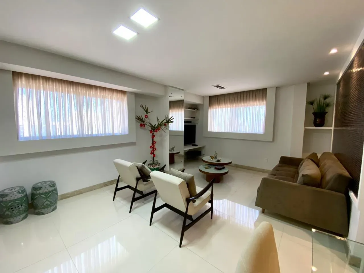 Квартира 70 м² с 2 спальнями и балконом