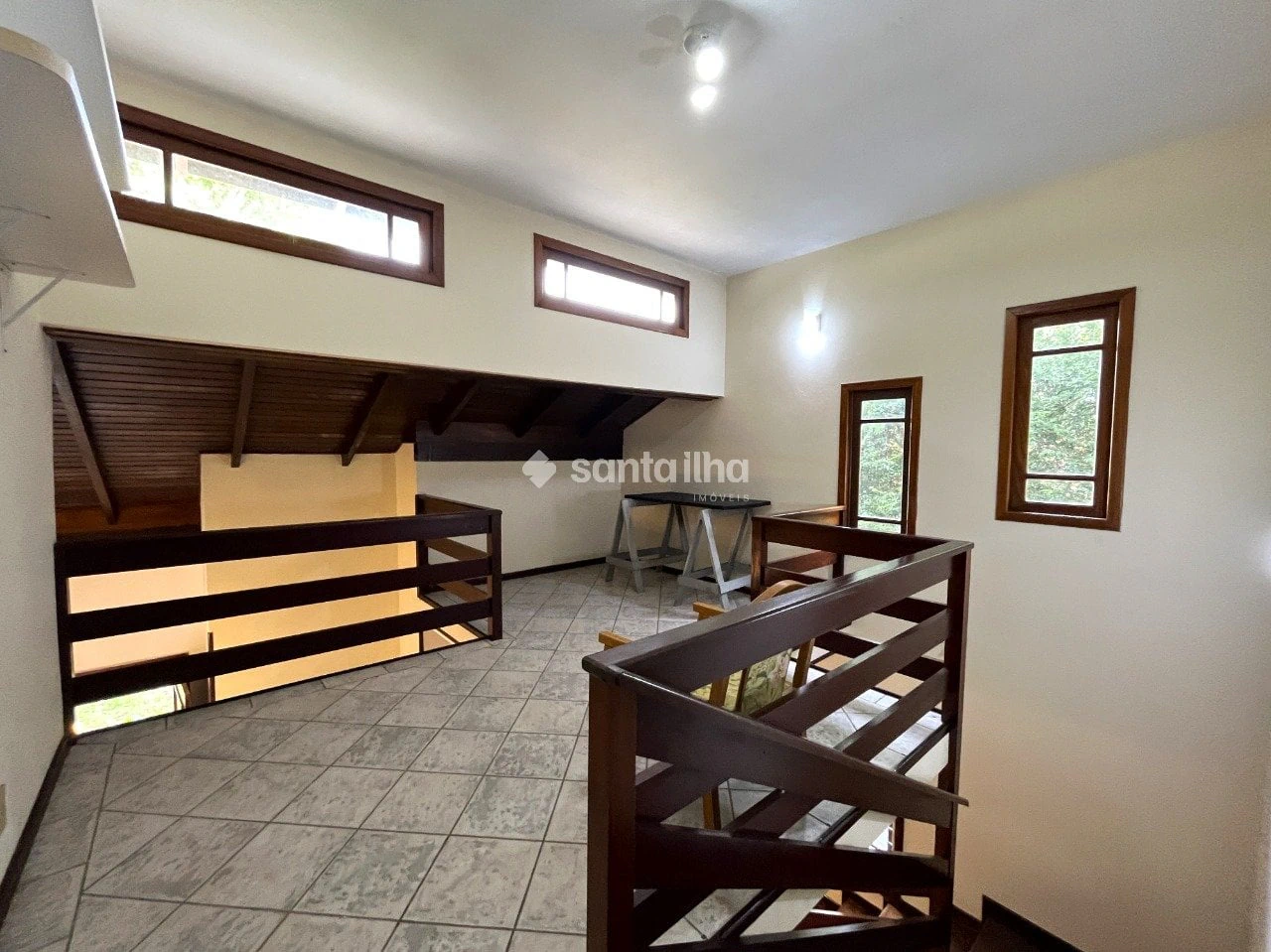 200 m² house with a private BBQ and a grill on the balcony — photo 16