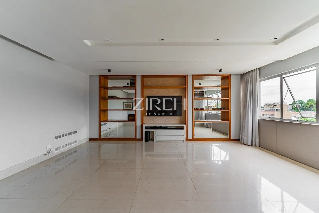 331 m² apartment with 2 en-suite bedrooms and 2 parking — photo 2