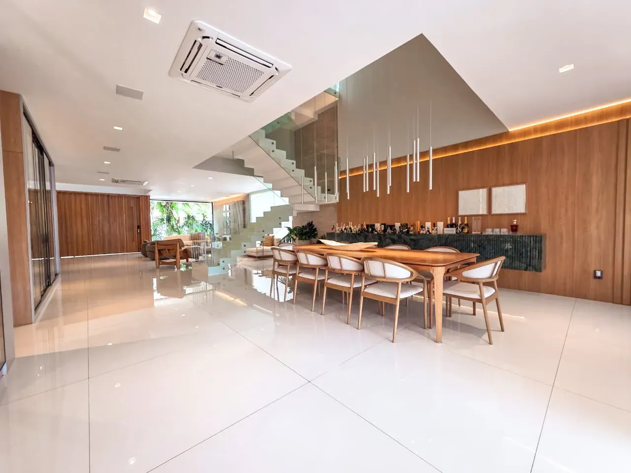 Furnished house, 920 m², with a bathtub — photo 18