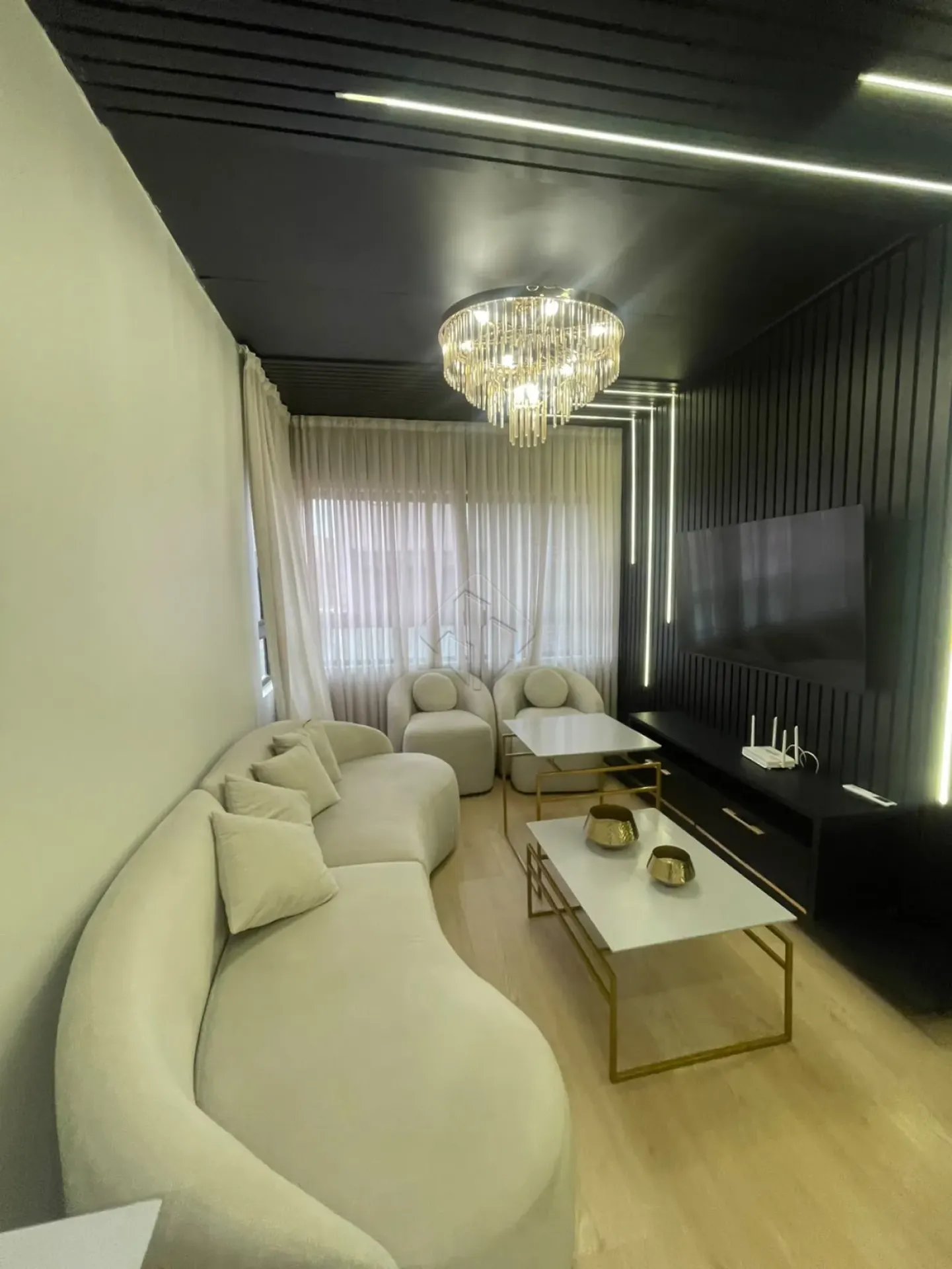 Furnished apartment, 123 m², with floor-to-ceiling windows — photo 30
