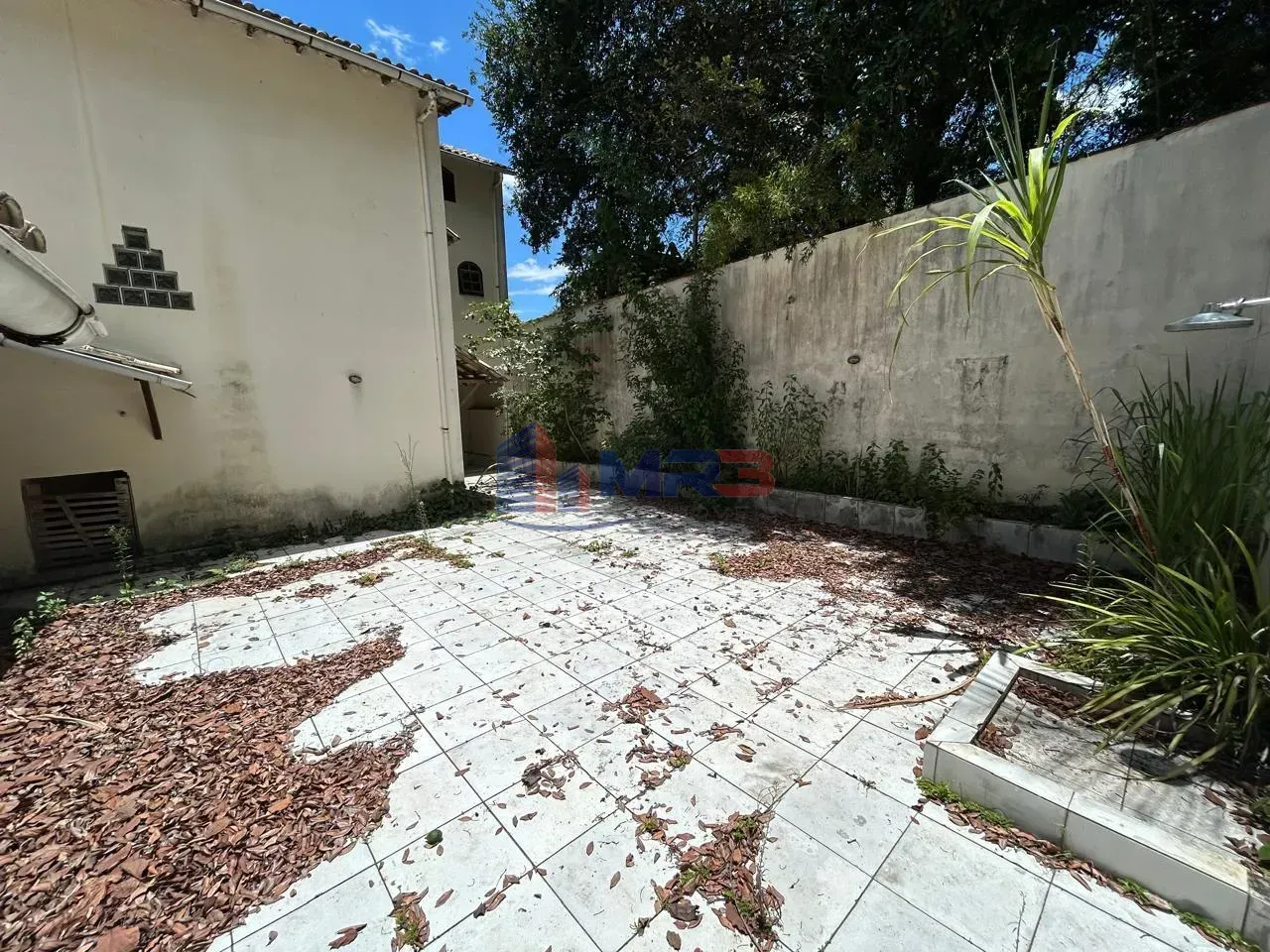 House, 280 m², with a bathtub — photo 27