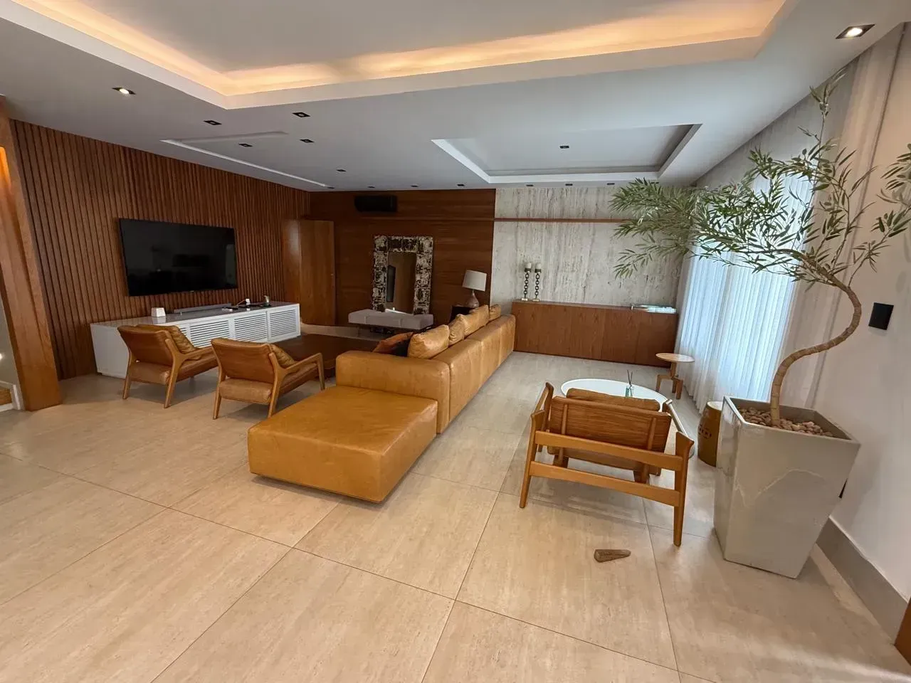 Furnished house with open-plan kitchen, 380 m² — photo 11