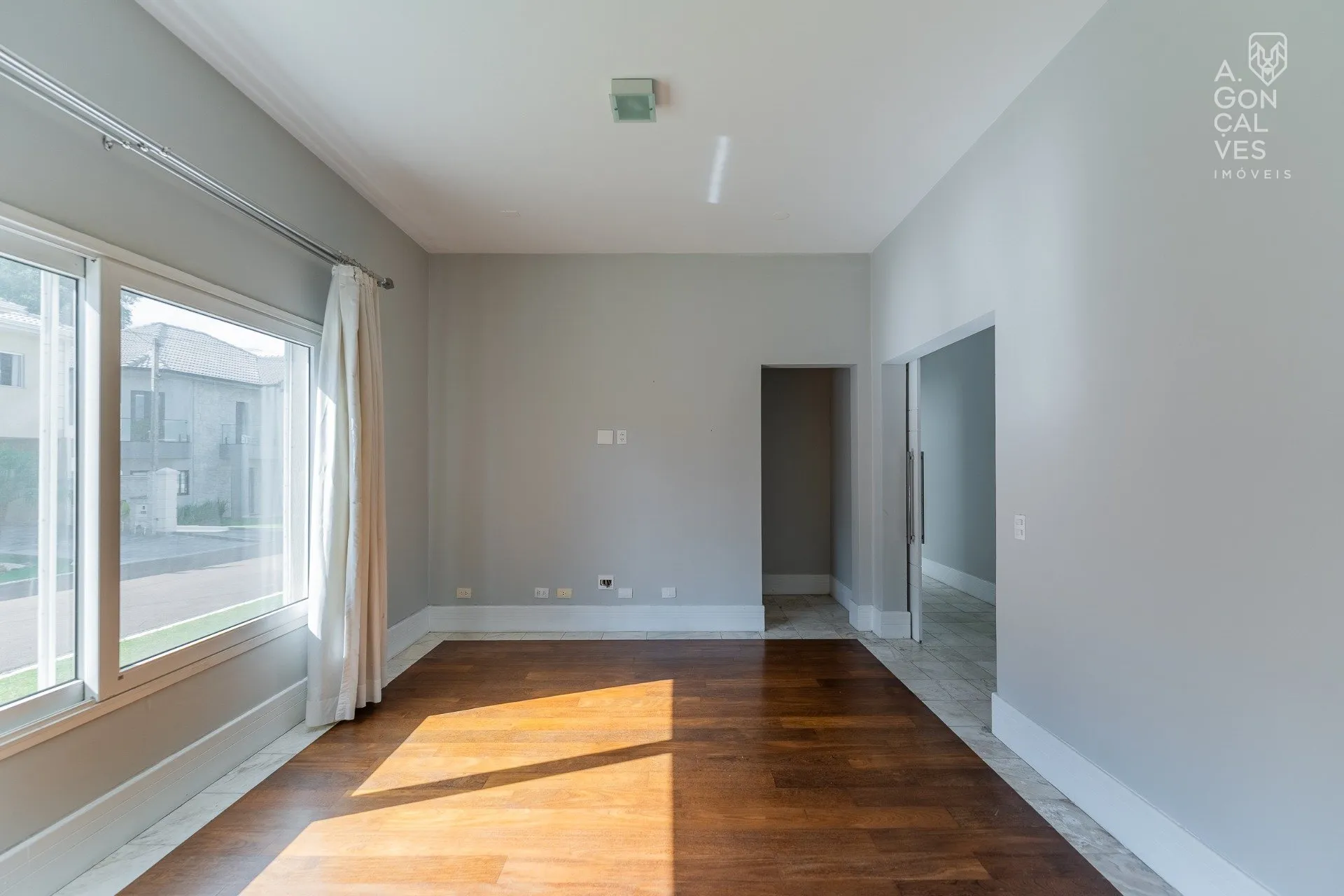 House with 4 bedrooms, open-plan kitchen and 4 parking — photo 8