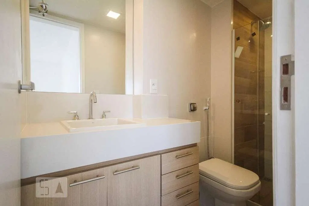 197 m² rental coverage with 2 bedrooms and 3 baths — photo 9