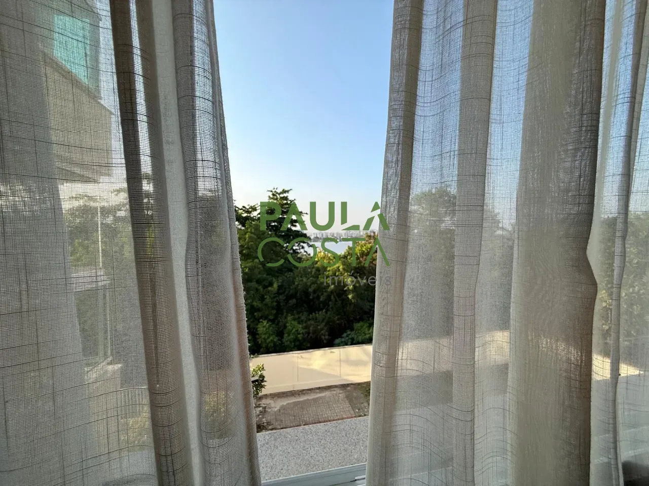 Квартира з 4 спальнями, у будинку є тренажерний зал — photo 19