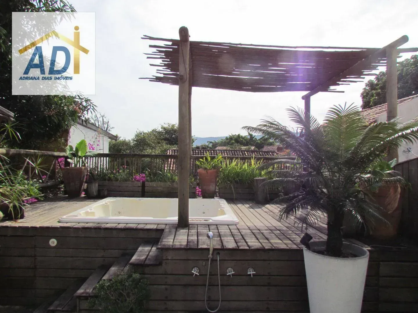 Residential house with 4 bedrooms and private BBQ area — photo 13