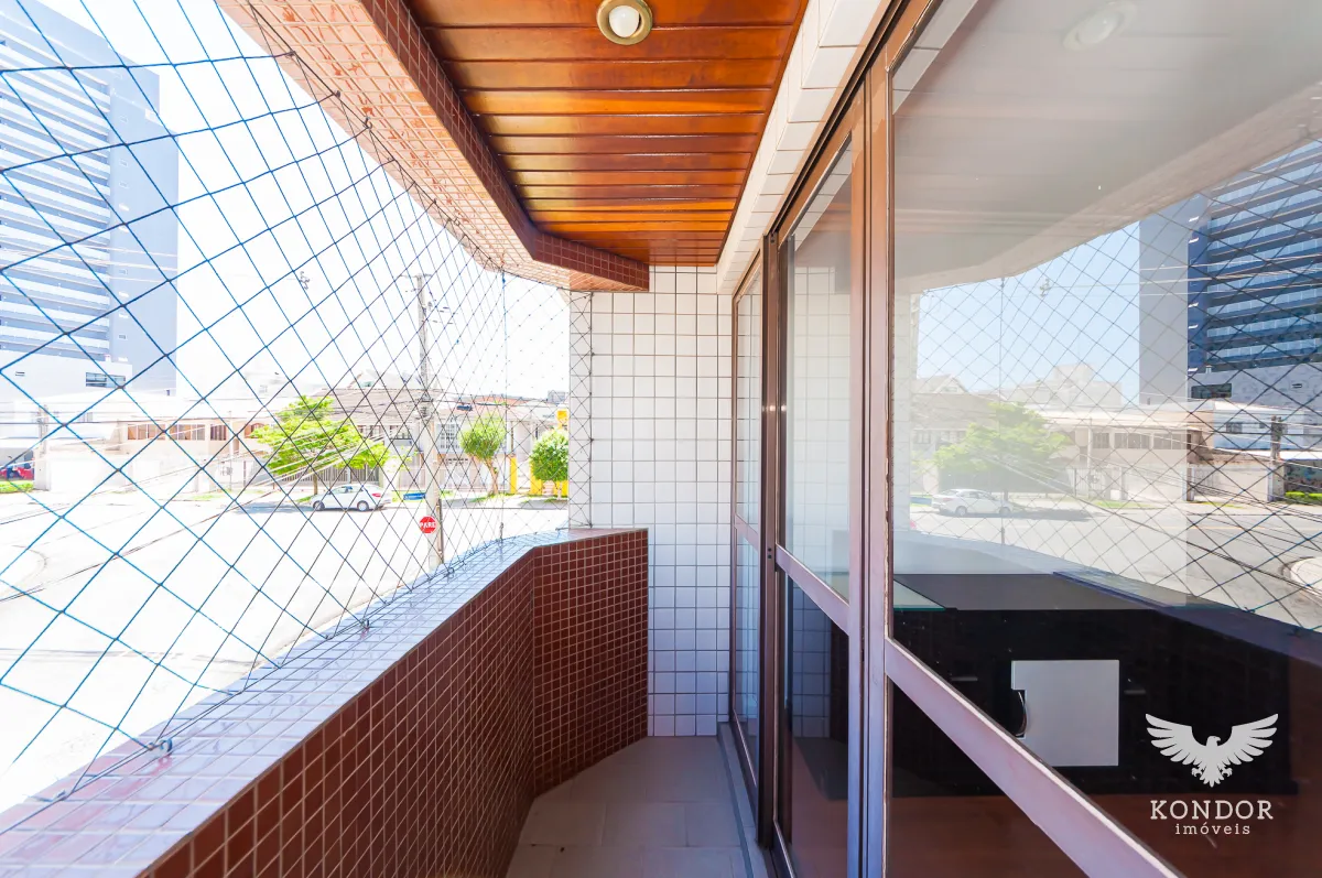 3-bedroom apartment with a balcony and 136 m² — photo 34
