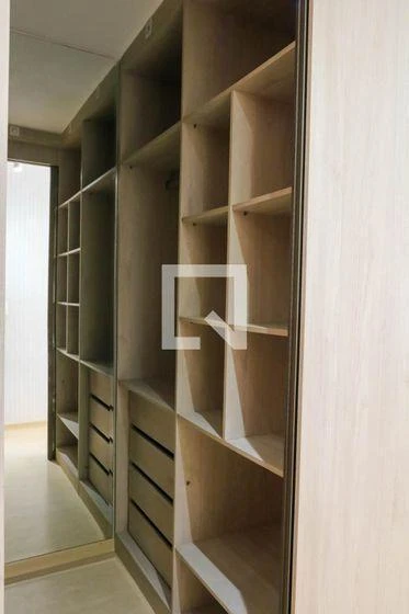 2-bedroom apartment in a building with a gym — photo 40