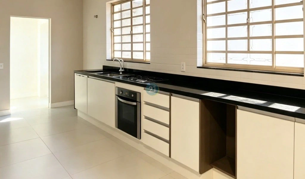Casa amplia con 4 dormitorios, 4 baños y 3 plazas — photo 2