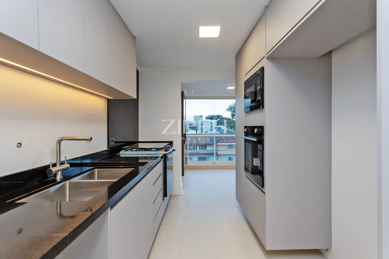 Apartment with 3 en-suite bedrooms and BBQ balcony — photo 8