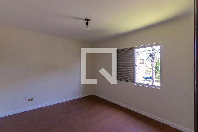 Walk-in closet in a 2-bedroom apartment, 75 m² — photo 13