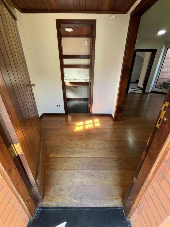 House with 3 en-suite bedrooms and a balcony, 450 m² — photo 38