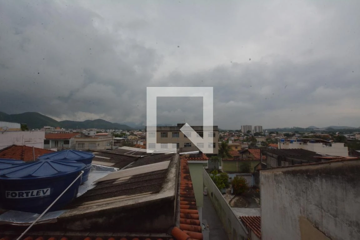 Unfurnished 2-bedroom apartment with private BBQ balcony — photo 36