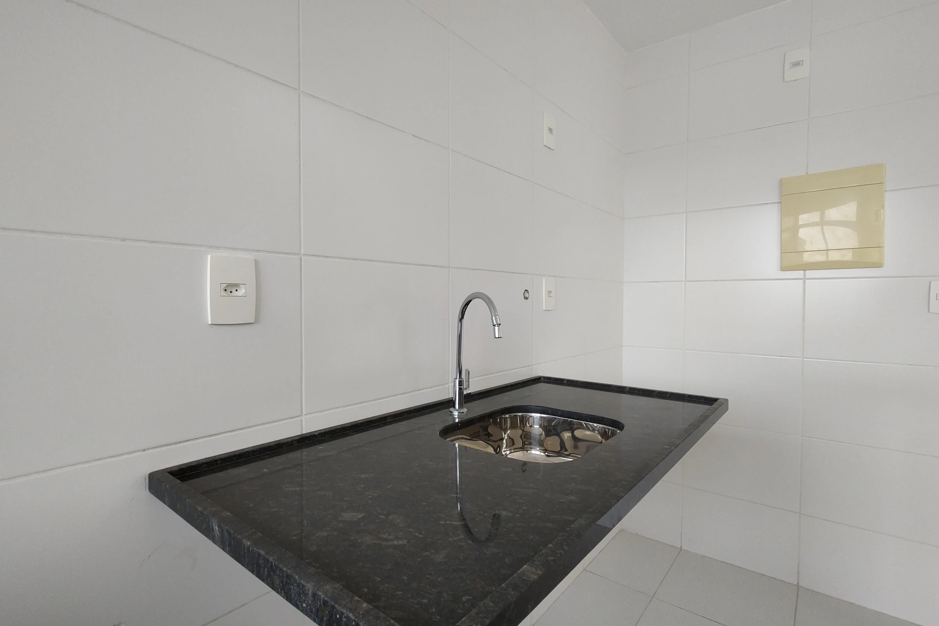 Apartment with 2 bedrooms, balcony and 1 parking space — photo 24
