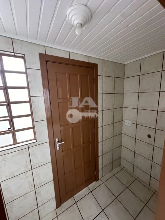 2-bedroom house with wood or laminate floors in Curitiba — photo 6