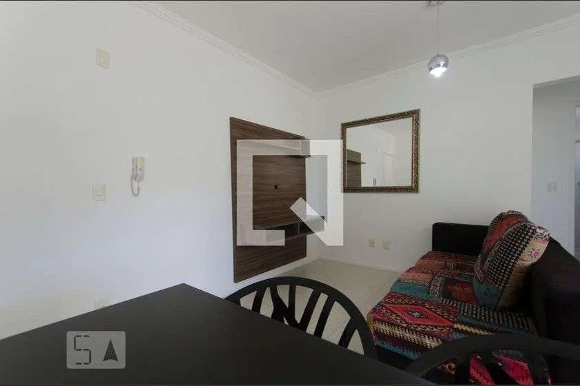 2-bedroom apartment with open-plan kitchen and balcony — photo 4