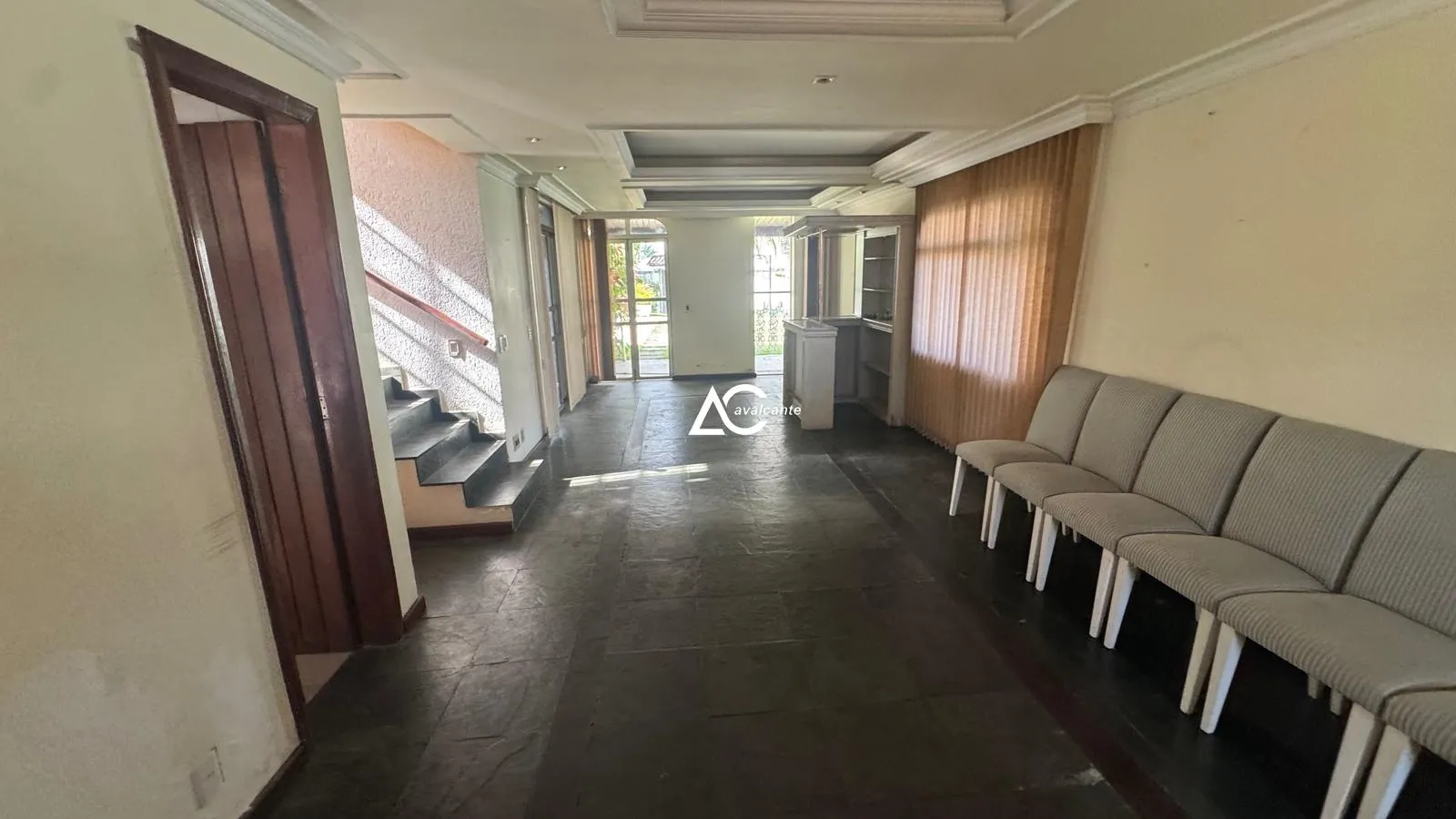 Furnished duplex house with 4 bedrooms and 600 m² — photo 23