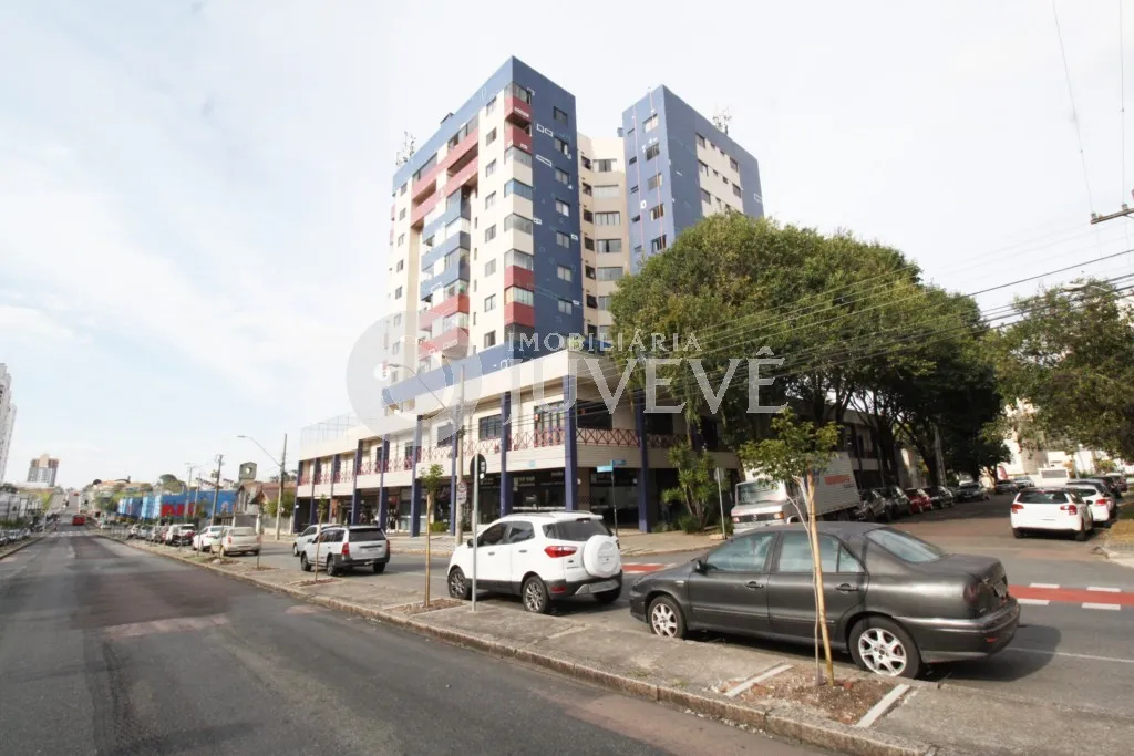 Unfurnished apartment with 3 bedrooms and glazed balcony
