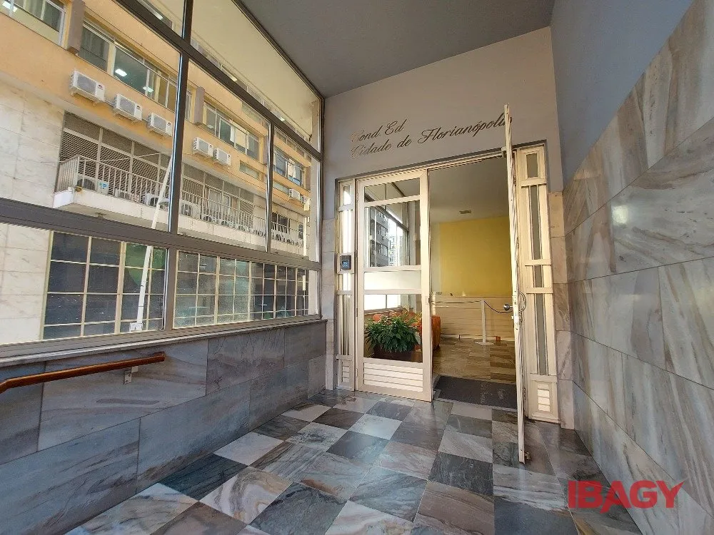 1-bedroom apartment with built-in TV unit and 55 m² — photo 15