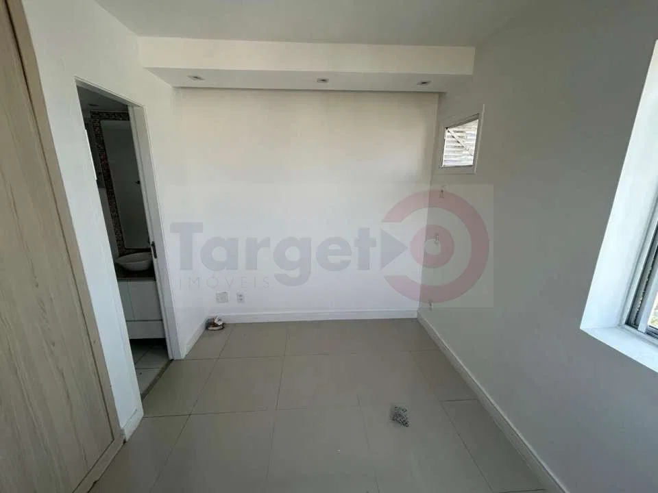 Apartamento de 3 quartos com janelas do piso ao teto — photo 11