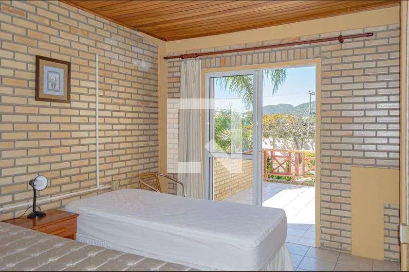 Furnished 2-bedroom, 81 m² house in Florianópolis — photo 9
