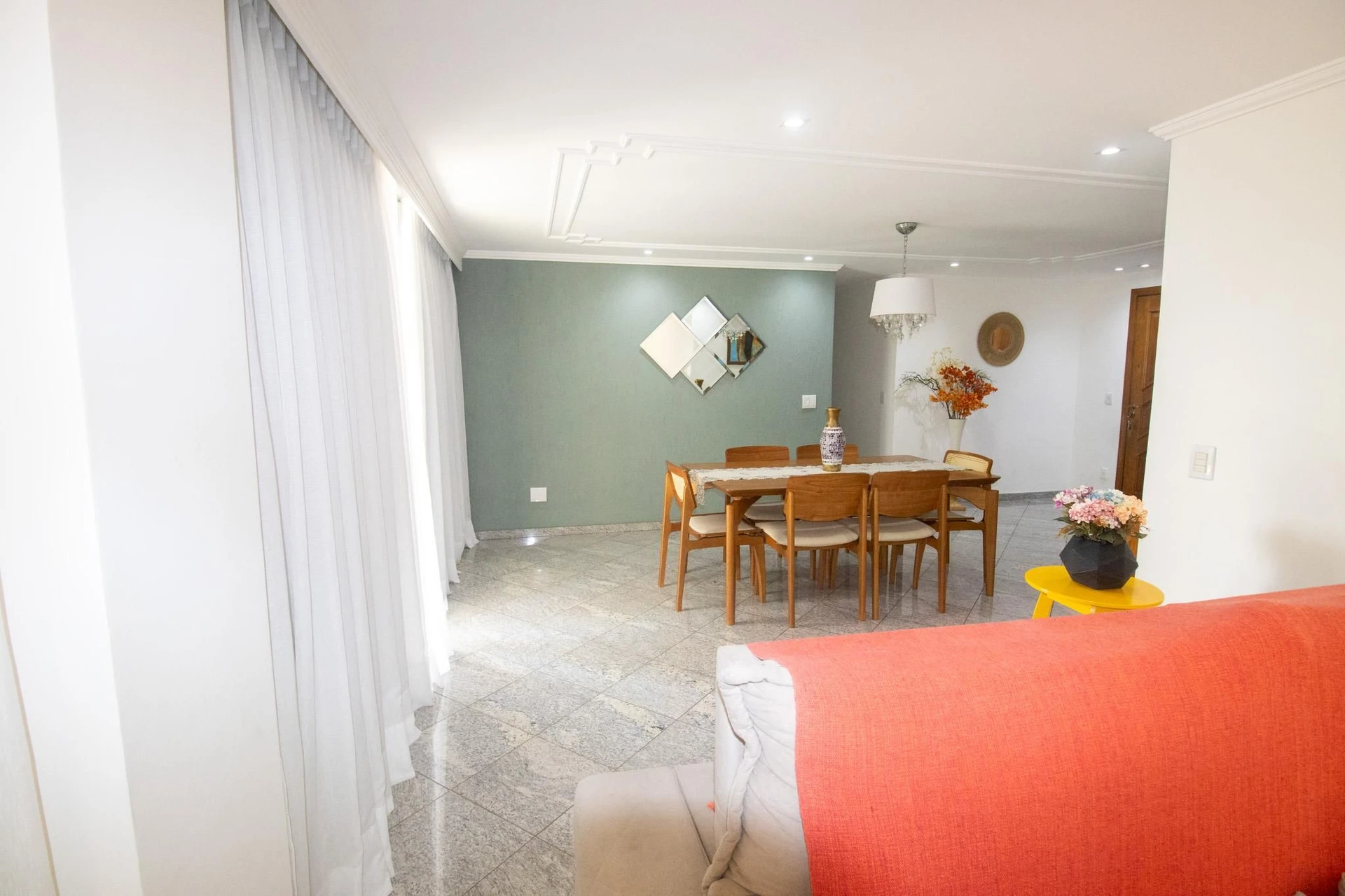 Furnished apartment with 3 bedrooms and a balcony — photo 28