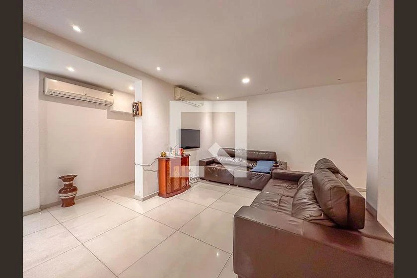 Мебльований будинок з 3 спальнями та 810 м² — photo 9