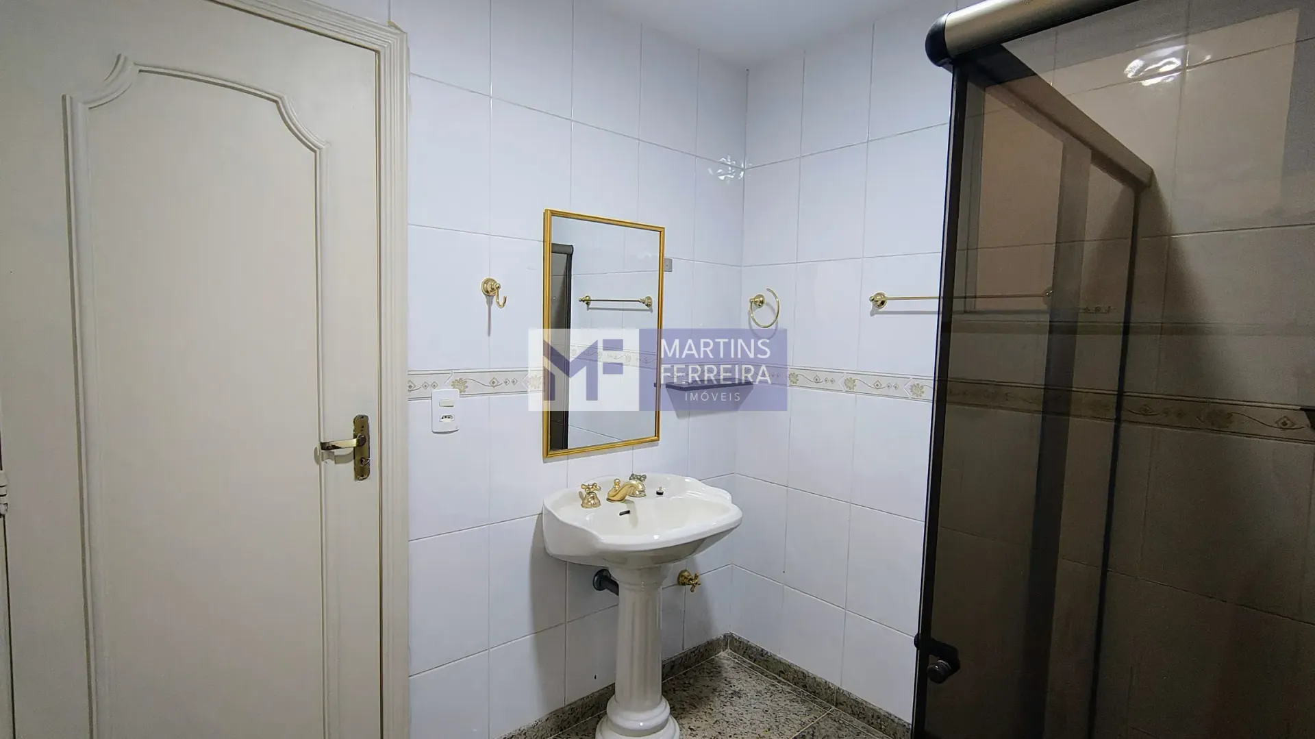 4-bedroom house with a bathtub in Rio de Janeiro — photo 20