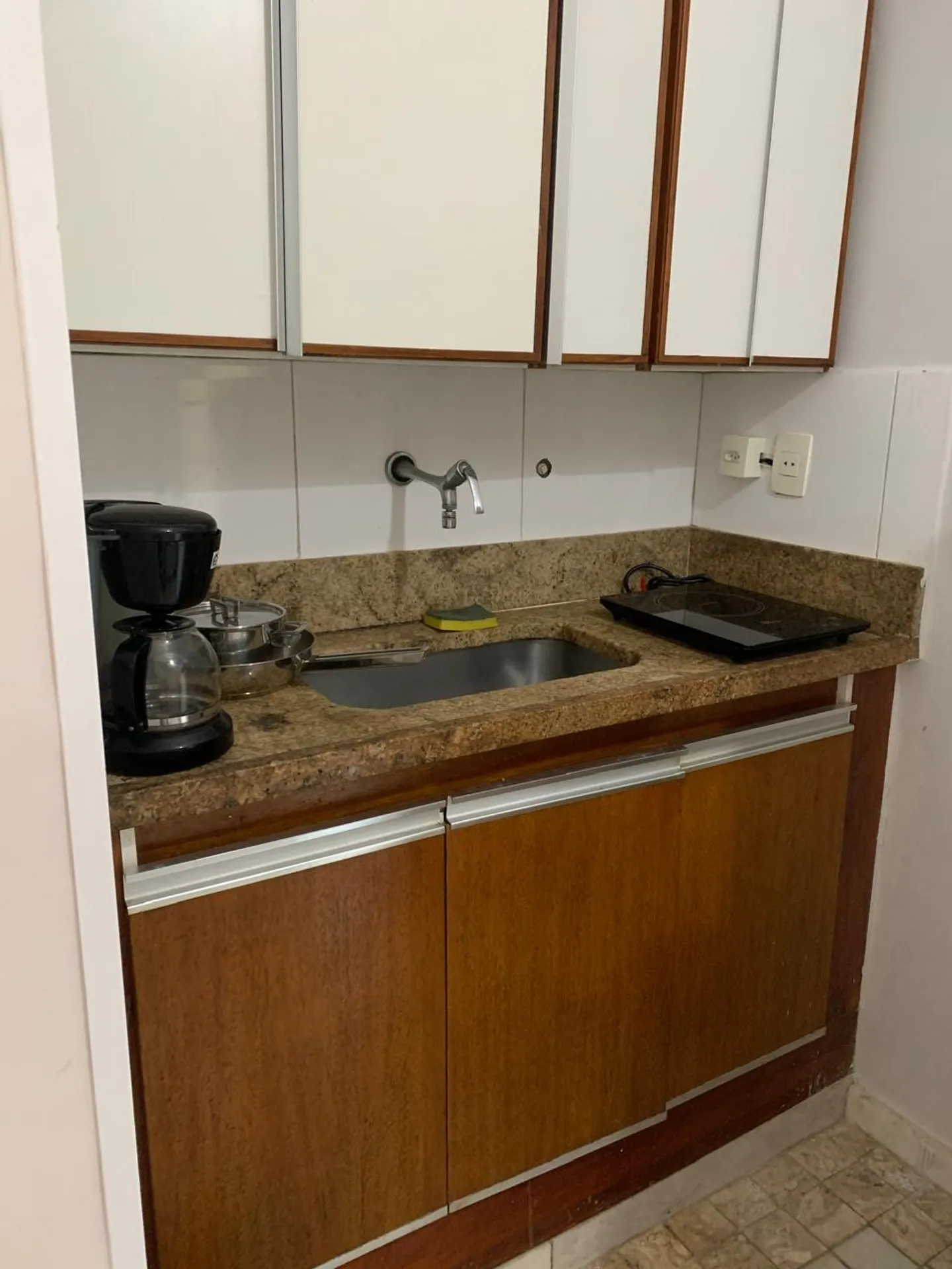 Apartamento mobiliado de 1 quarto suíte com 30 m²