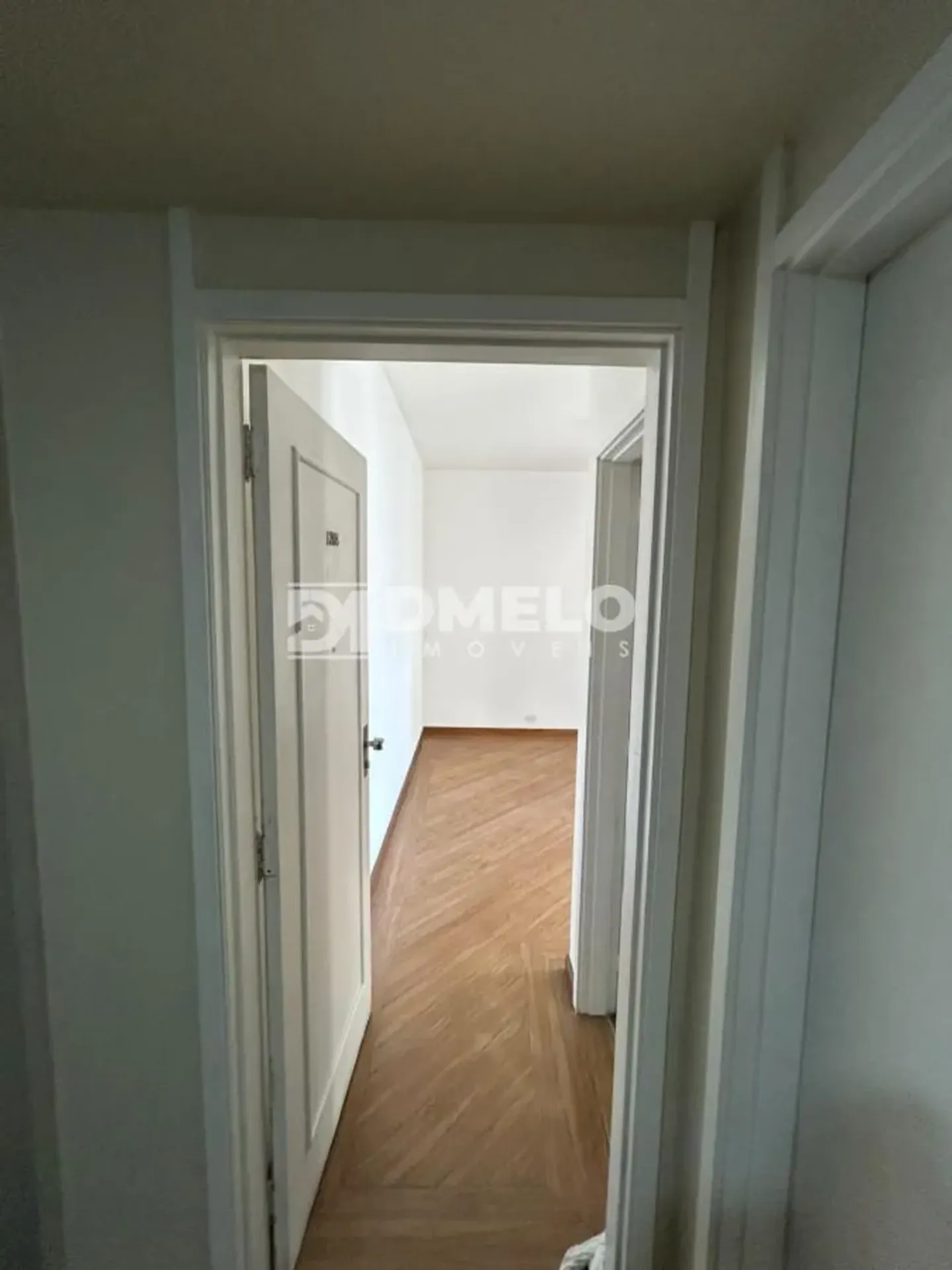 Apartment, 83 m², with wood or laminate floors — photo 18