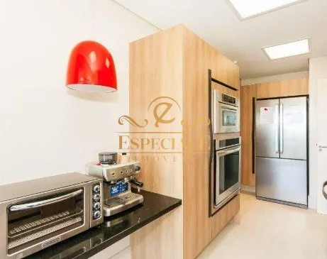 Apartment with 3 en-suite bedrooms and glass balcony — photo 12
