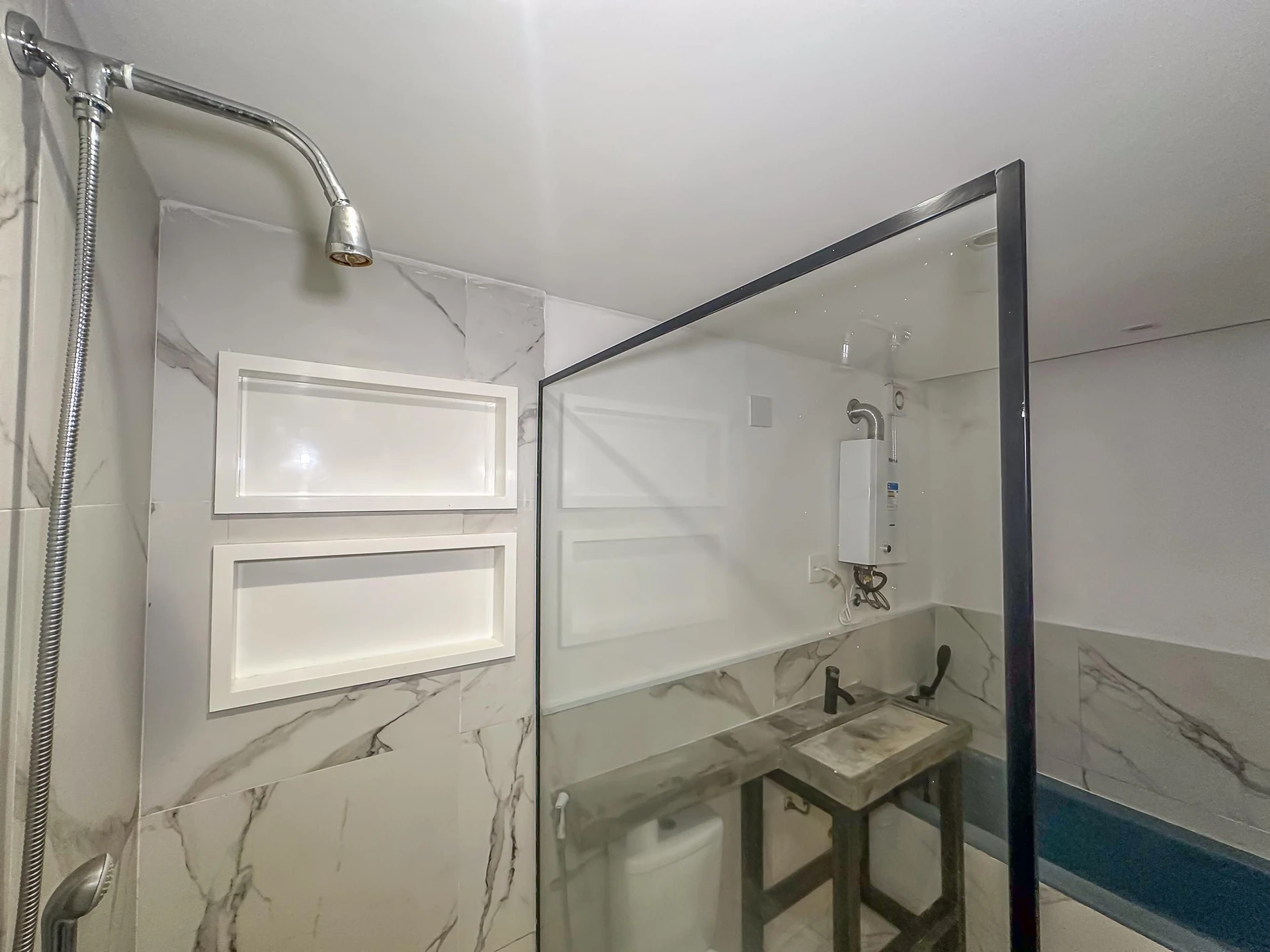 Apartment with 3 bedrooms, 1 en-suite and separate kitchen — photo 14