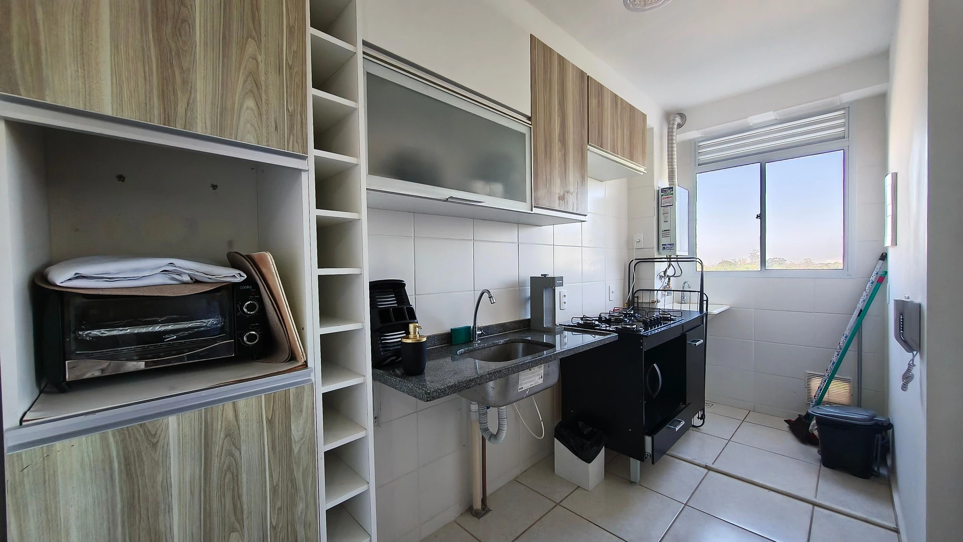 2-bedroom apartment with a mountain view — photo 2